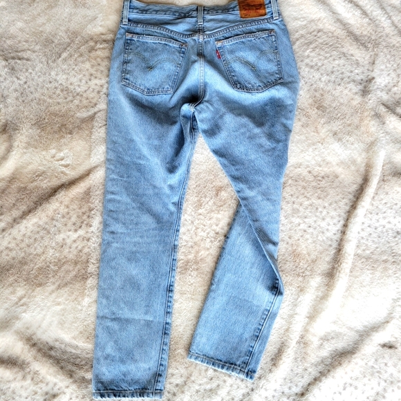 SOLD🥳Levis 501 light wash skinny jeans - Picture 2 of 15